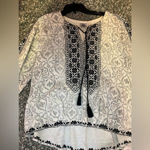 Thrifted Embroidered Women’s Long Sleeve
- Worn Twice